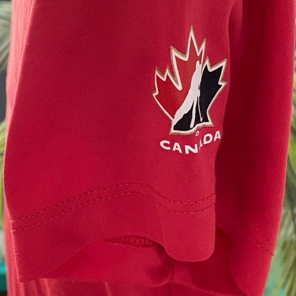 (3 for $25) Nike Canada t-shirt - Picture 4 of 10